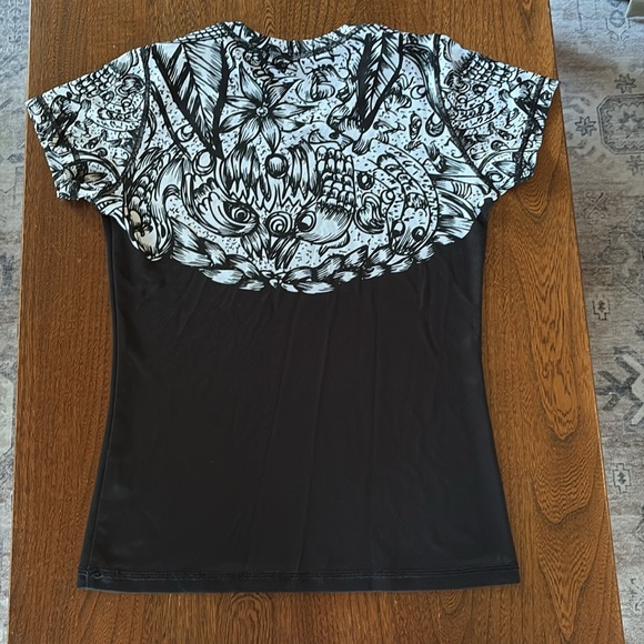 INKnBURN Skull/Rose Short Sleeve T-Shirt Women's Small - Picture 3 of 6